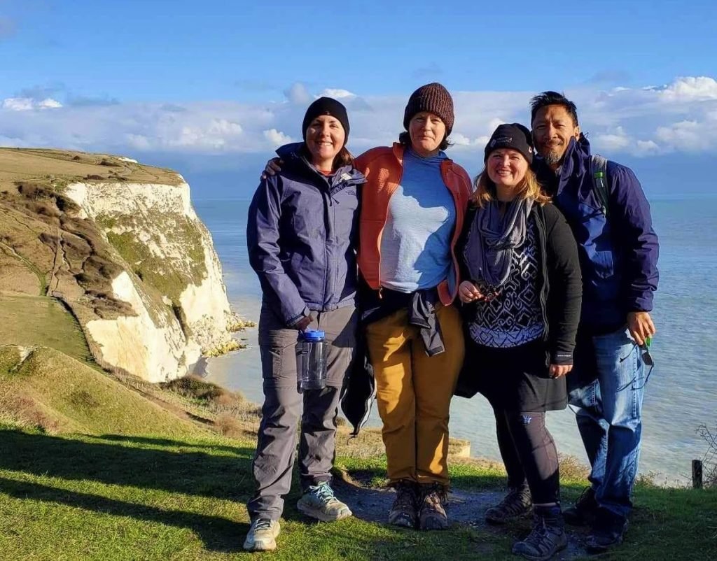 Jessica, Amber, Bonnie, and Trin on top of the Cliffs of Dover.