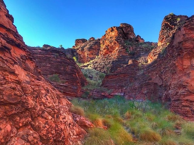 Red rocks and green grass in Kununurra
