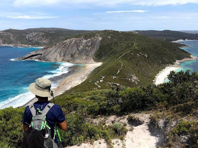 The ridge trail to Limestone Head in Torndirrup National Park