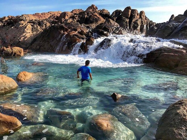 Trin in the rock pool in Injidup